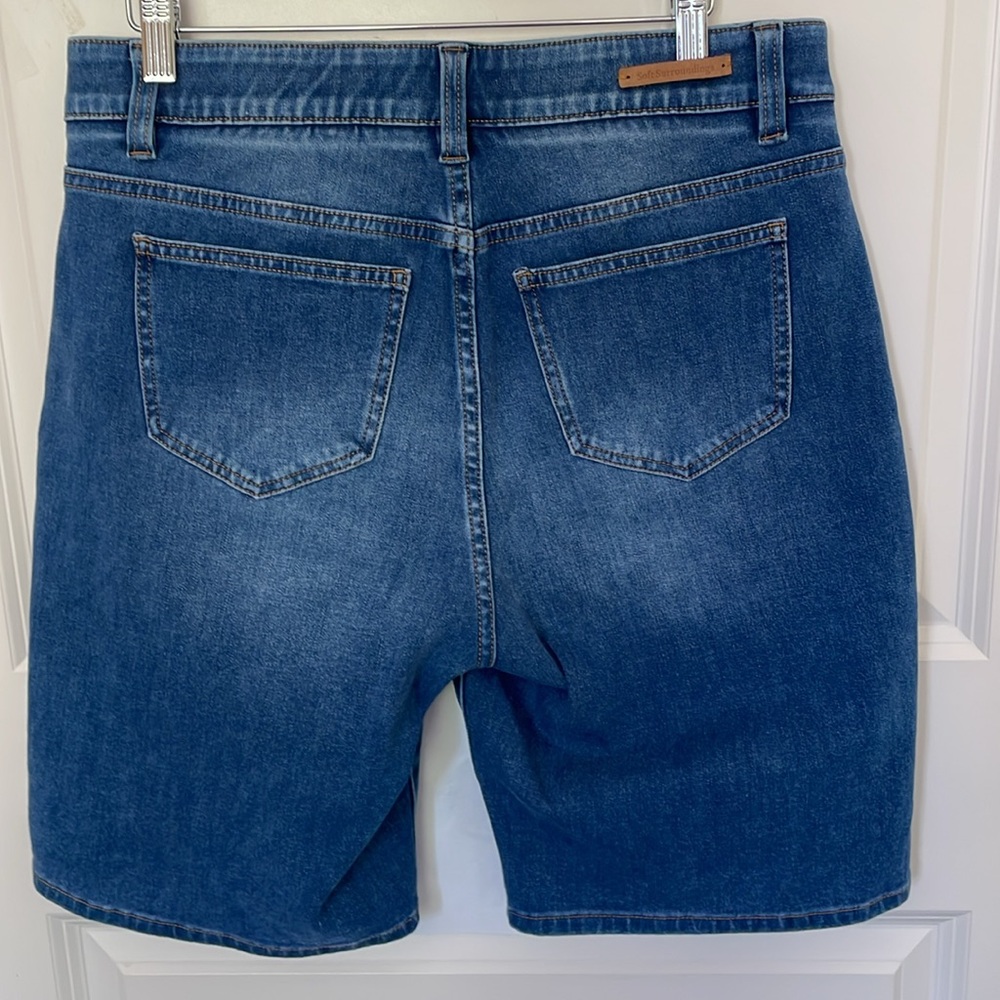 Soft Surroundings Women’s Denim Pull On Bermuda Shorts Medium - Picture 3 of 7